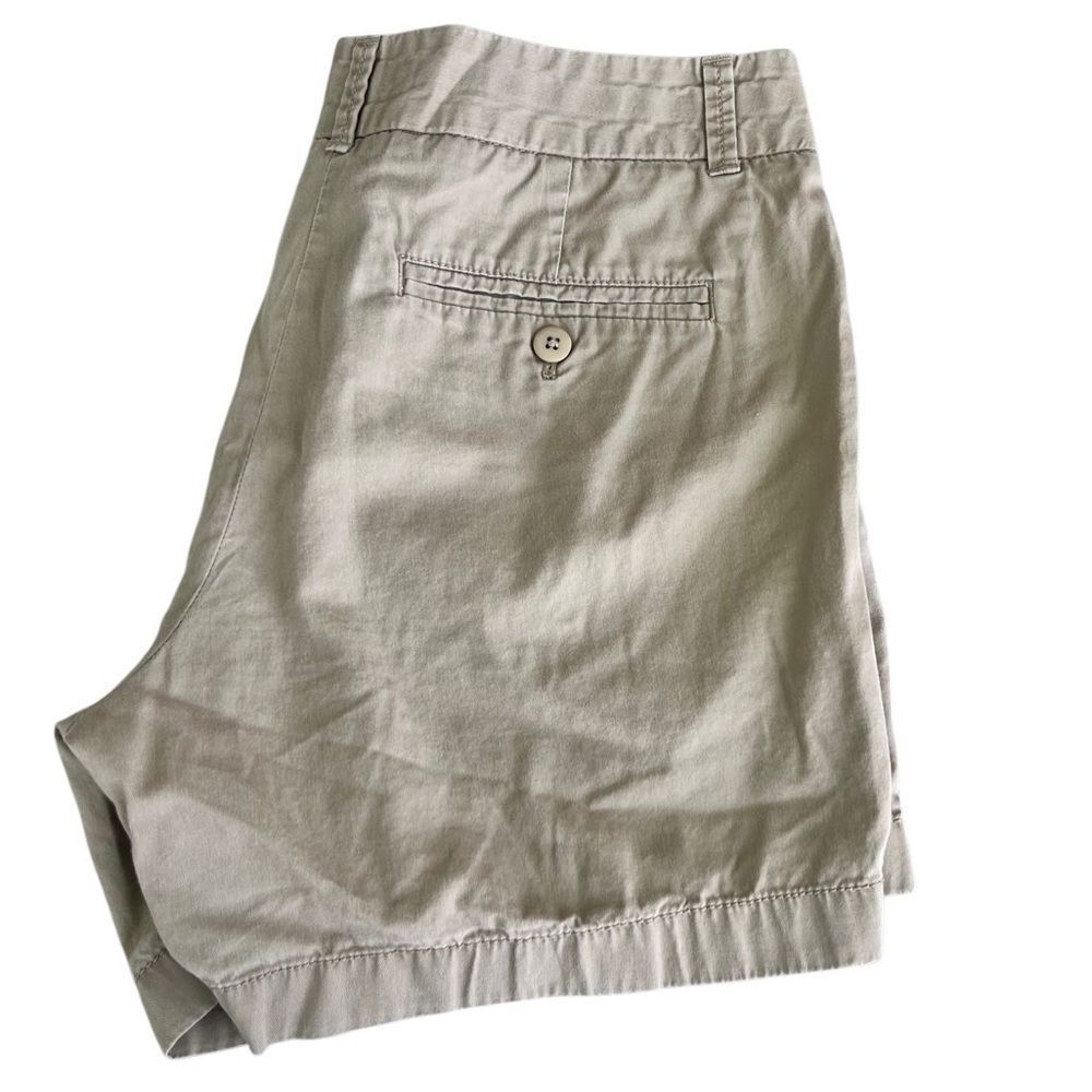 J.Crew 5” Chino Broken-In Shorts – Khaki – Size 4